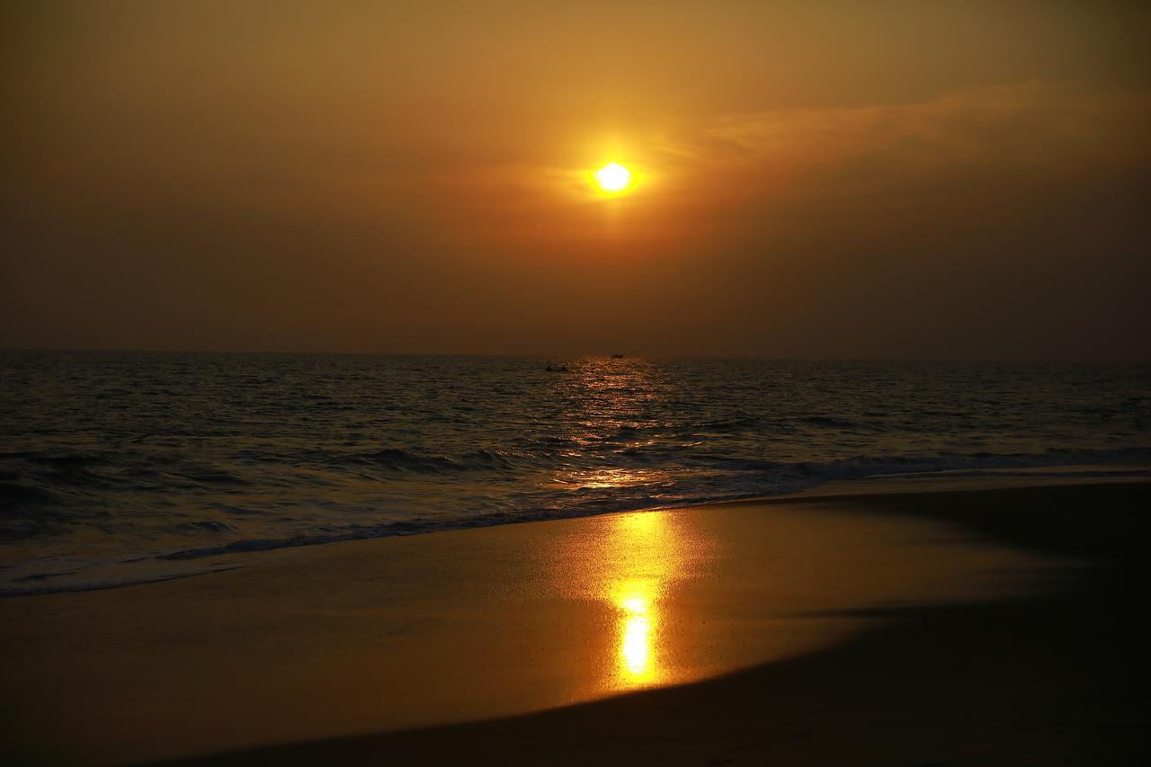 Nikki'S Nest Hotel Vizhinjam Esterno foto